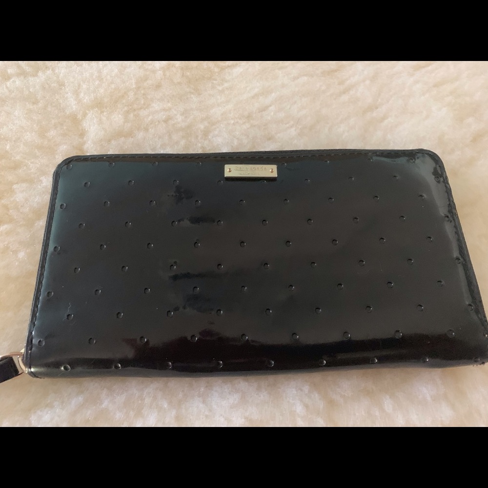 Kate Spade New York Black PatentLeather ZIP Wallet